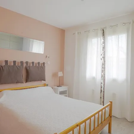 Villa Des Pres Sales *