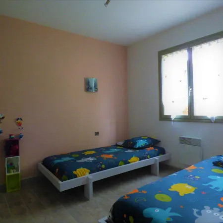 Villa Des Pres Sales Ares